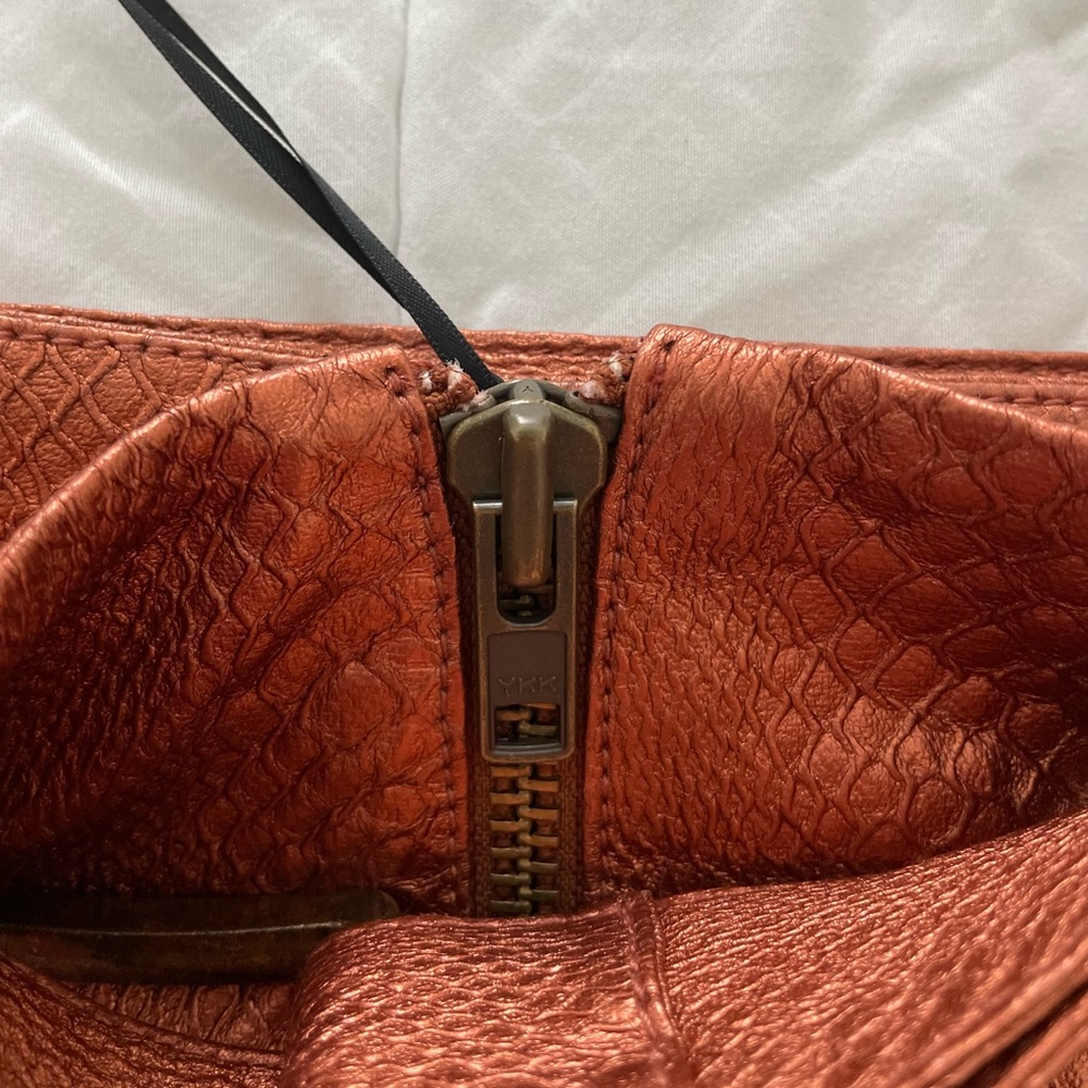 x REVOLVE Tori Skirt in Bronze
House of Harlow 1960 - Picture 10 of 12